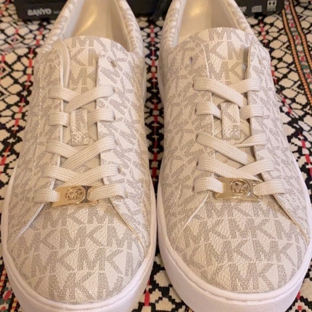Michael Kors vanilla tennis shoes. Size 6.5